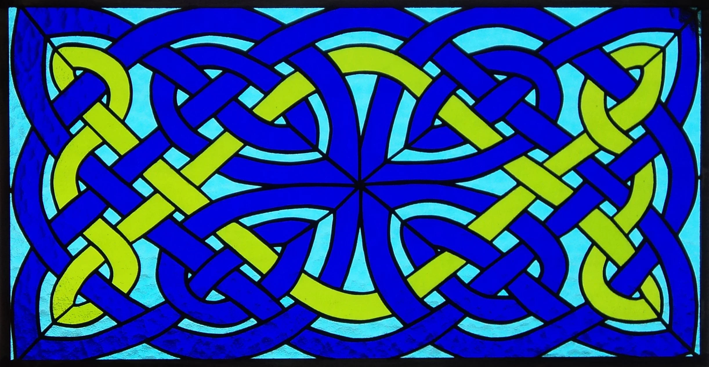 All Knotted Up - 178 pieces - 28" x 14"