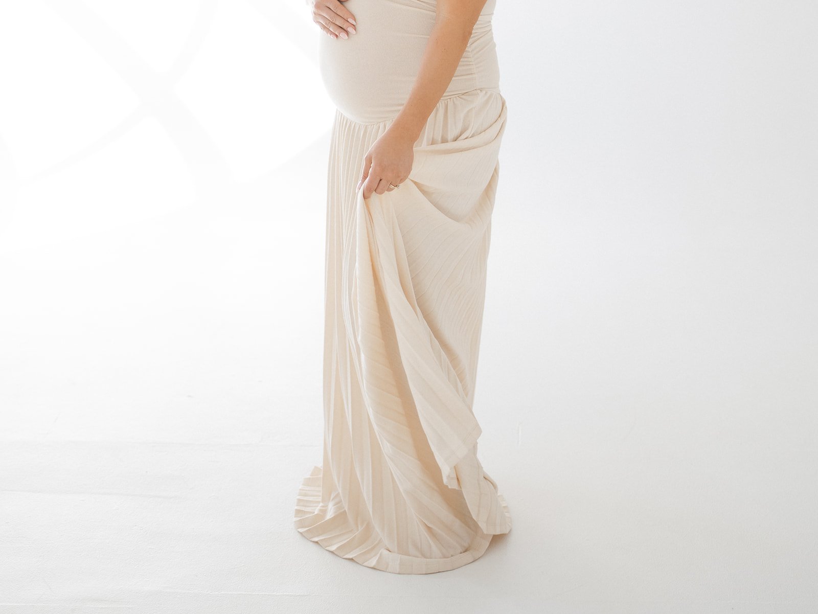 MADELINEJSTUDIOS-MATERNITY-PHOTOGRAPHY.jpg