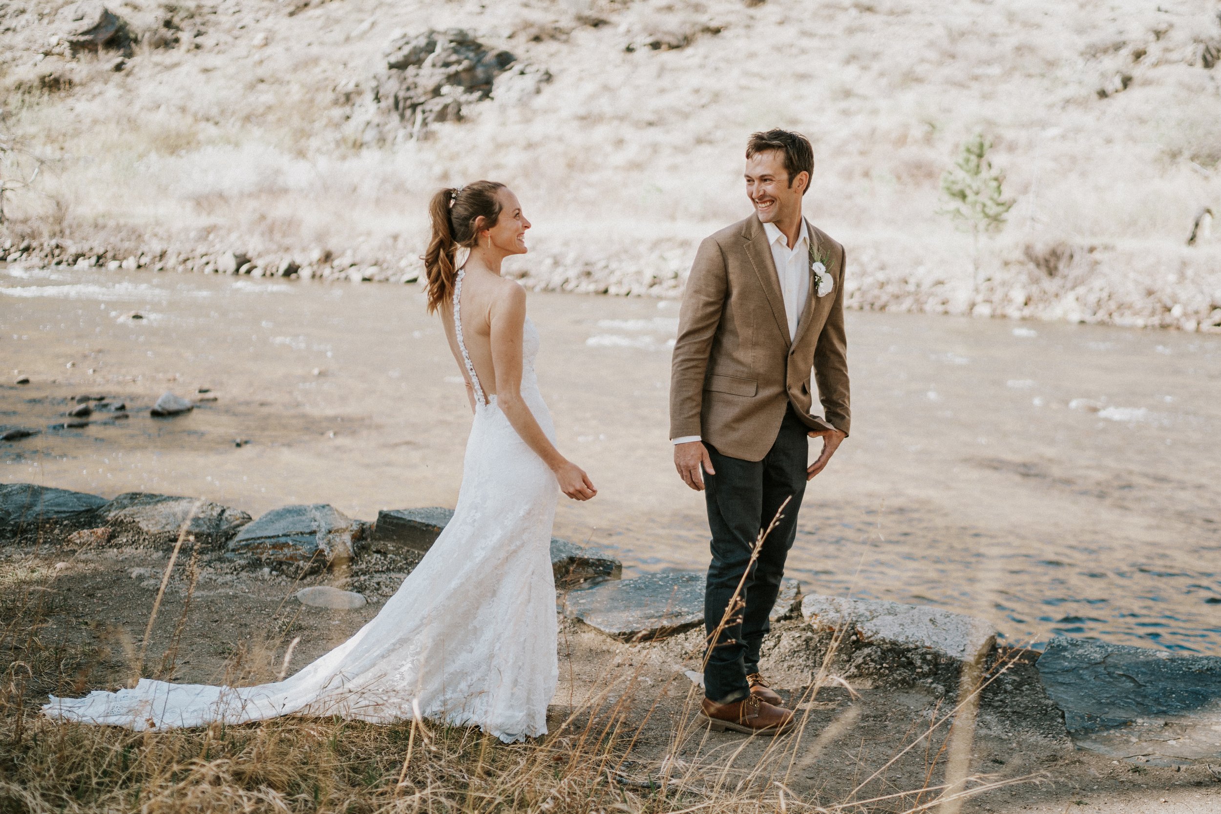 First-look-fort-collins-wedding