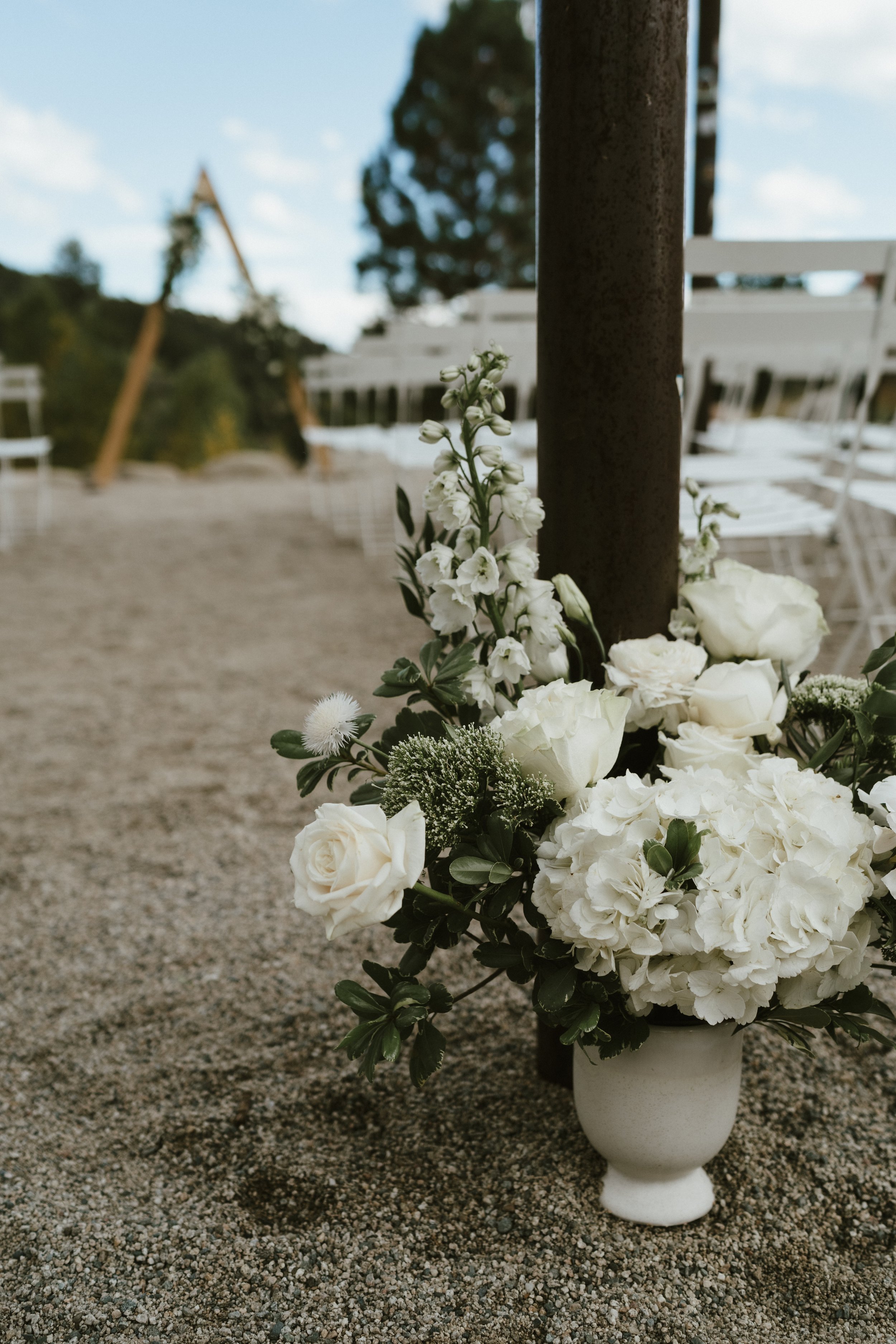 MADELINEJSTUDIOS-flower-girl-alternatives-colorado-wedding-photographer-20220922-162502.jpg