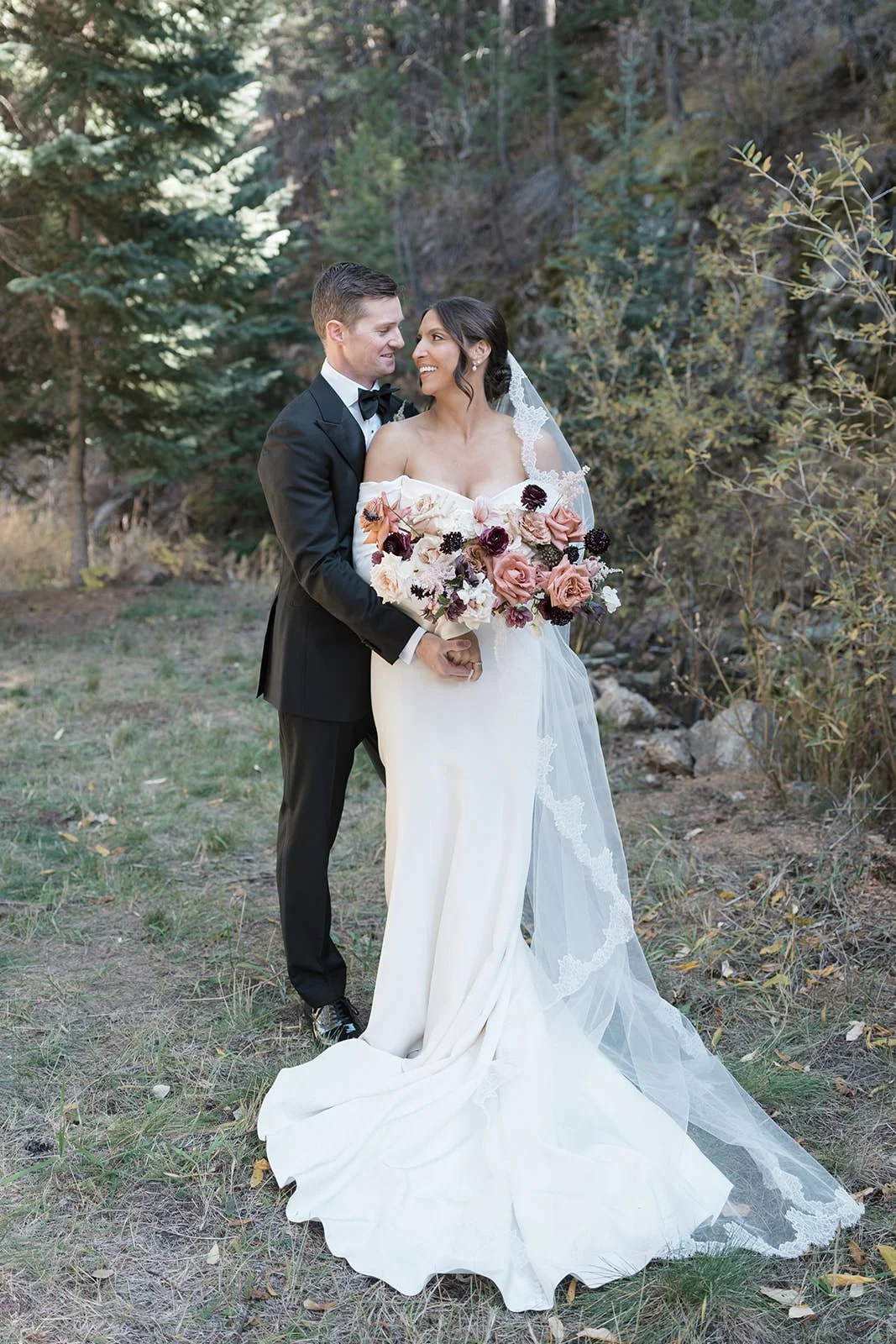 october-fall-wedding-at-blackstone-rivers-ranch-colorado--144544.jpg