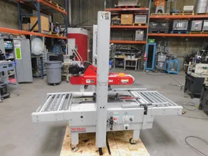 Case sealing machine