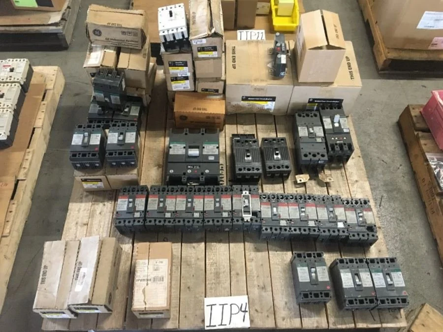 Excedentes de equipo y material eléctrico