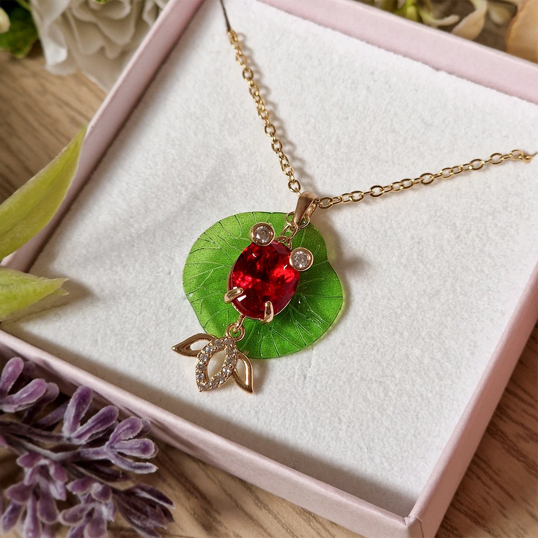 Goldfish Necklace 1.jpg