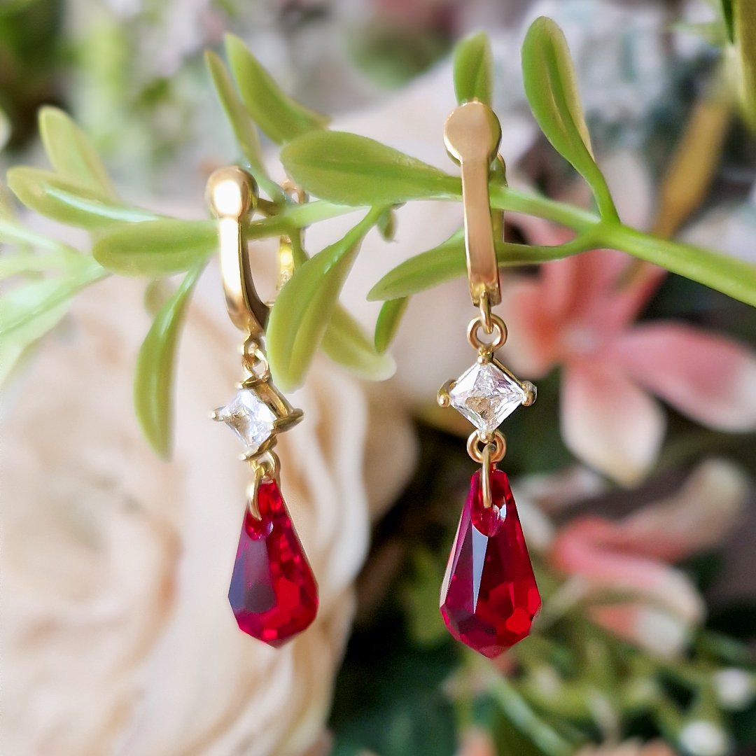 Frieren-Inspired Earrings 🌱