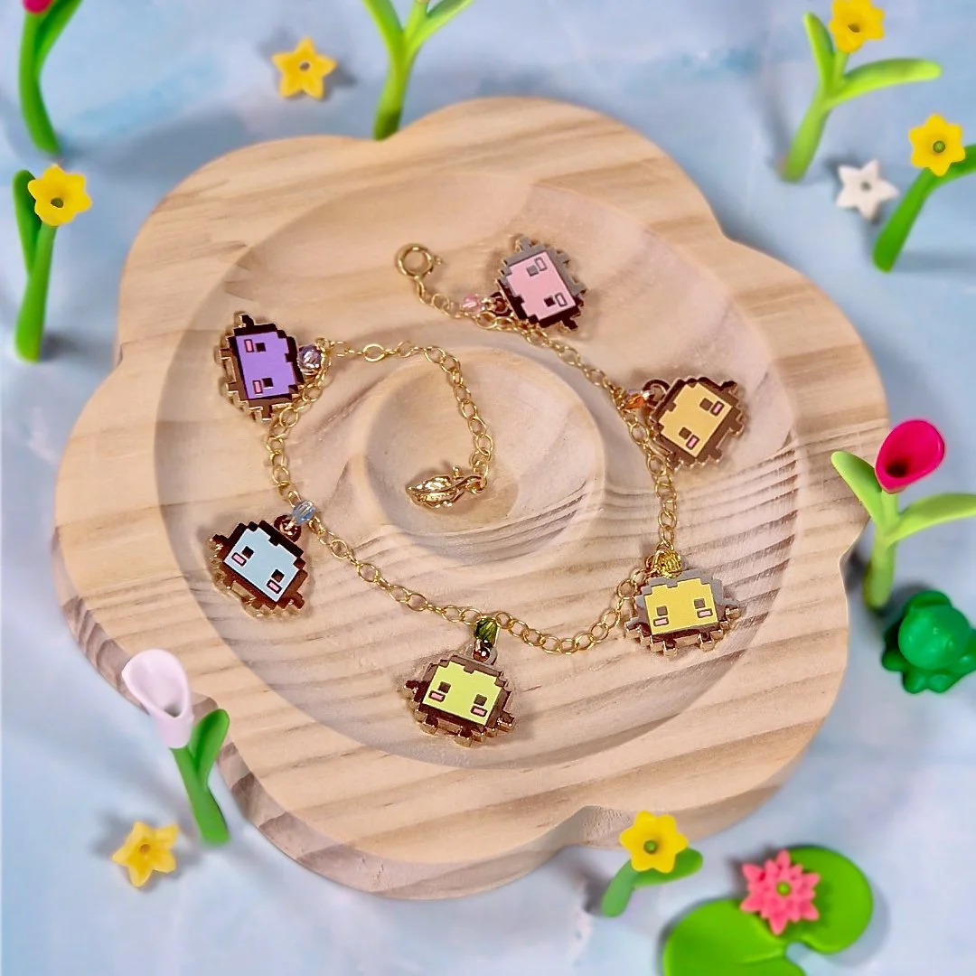 Cutio Bracelets Gold Square.jpg