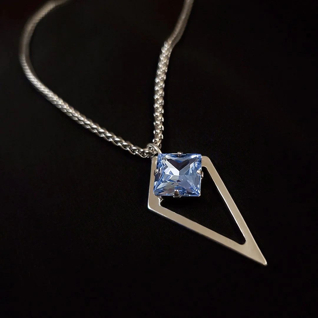 USan Necklace Zoom Square.jpg