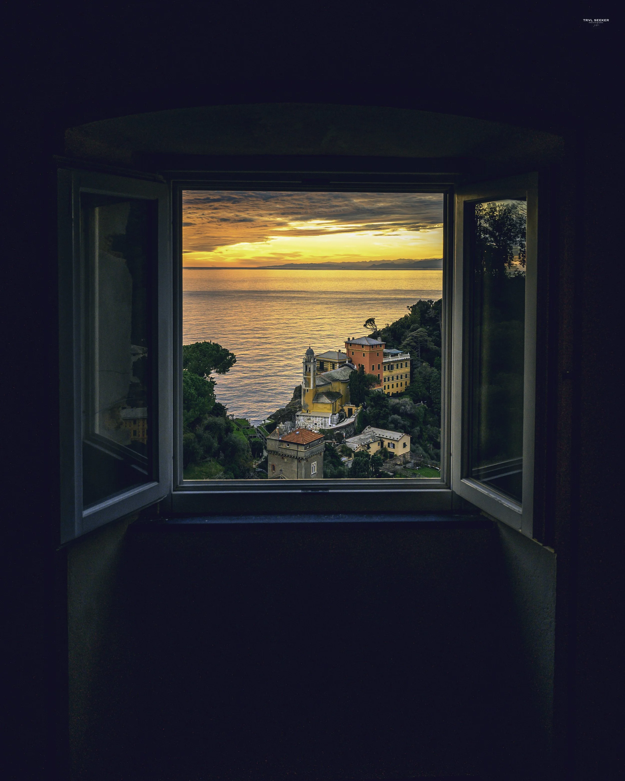 portofinowindow.jpg
