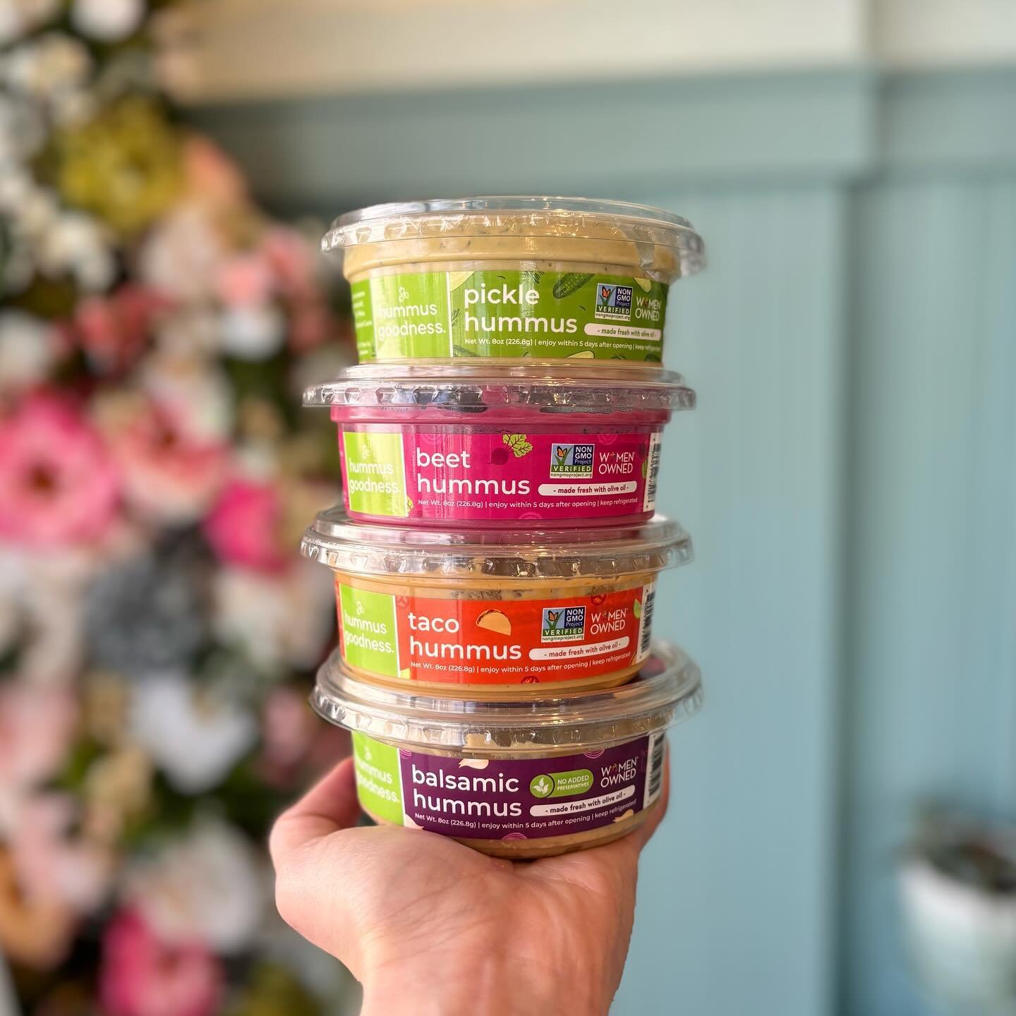 2 posts one day 🤪 but truly we HAD to because Hummus from Hummus Goodness has ARRIVED 🕊️. This hummus comes in six (6!) flavors, all are heavenlyyyy, and all will absolutely delete your sunday scaries 🥰