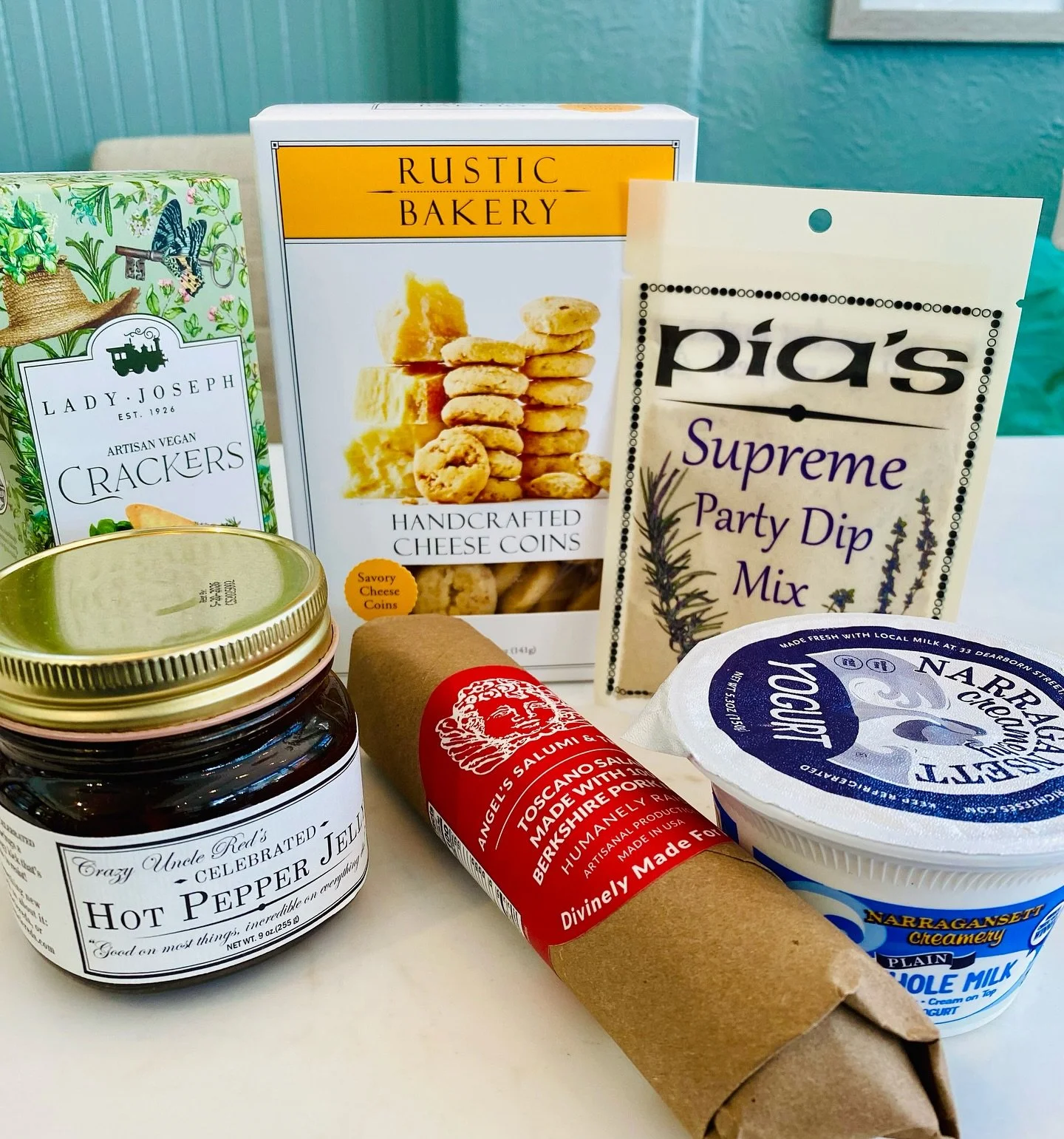 We&rsquo;re not to sure about you but these last few weeks of summer are jammed packed with parties! All good things but can be overwhelming to think of what to bring, especially when having friends over or figuring out what to bring to a potluck. He