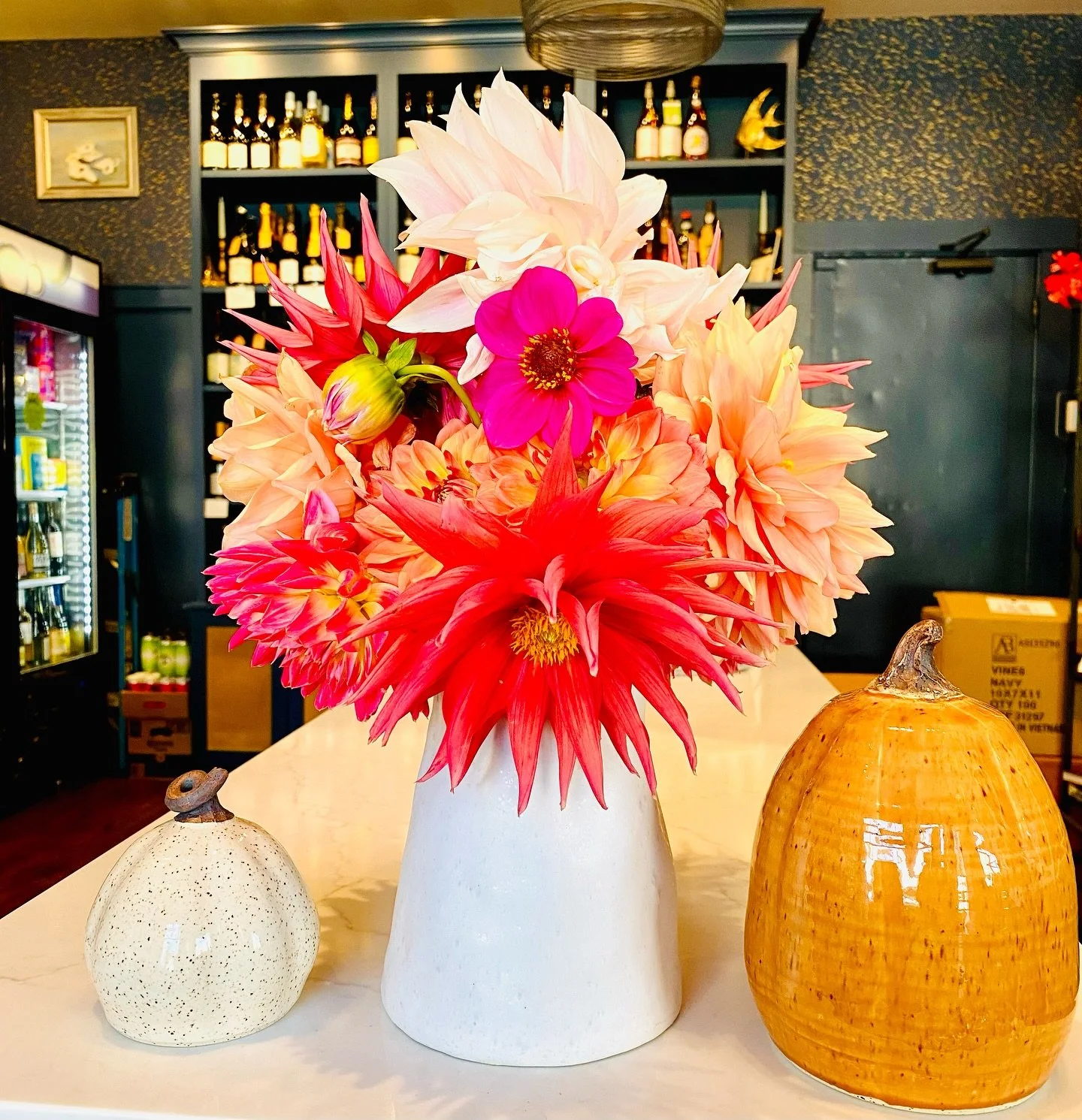 Some Dahlia bouquets coming into season! And still plenty of pumpkins for timeless fall decor and to brighten up some rooms seasonally! Great to keep out through Thanksgiving! In love with the fall colors especially these last few chillier days! 🍁🍂