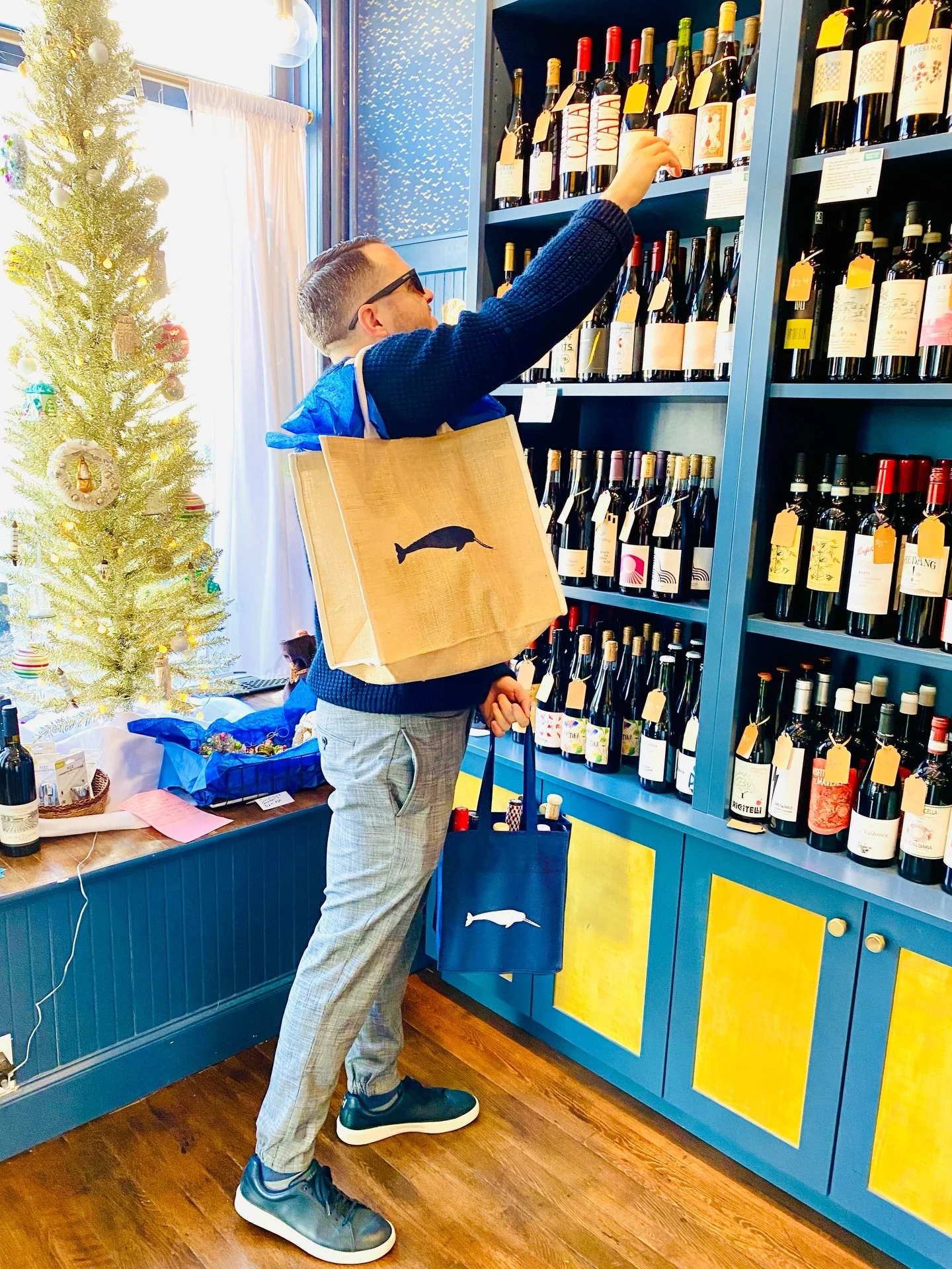 TJ who? How about an even more rare and valuable Coastal Provisions Bag? A large, luxury jute bag with strong handles and clean lined piping to accentuate the design, or our Navy medium wine tote for grab and carry-away wine hauls for new memories wi