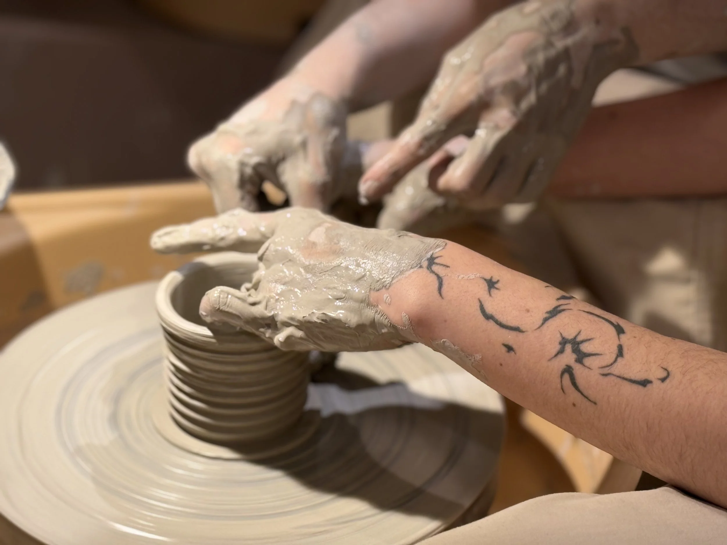 Escultura con placas