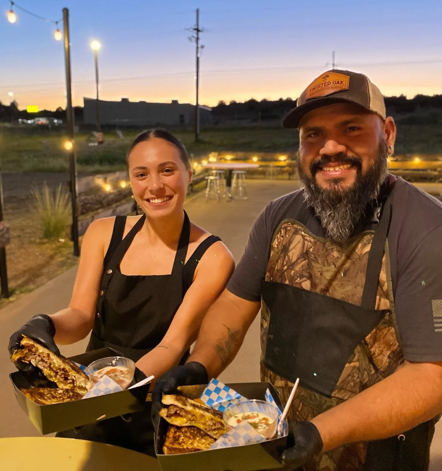 When local foodies come together, good things happen! This grilled cheese x smash burger mashup is truly a masterpiece and proof that collaboration over competition always wins🧀🍔 Featuring grilled cheese by Dizzy Diner @thedizzydiner and smash burg