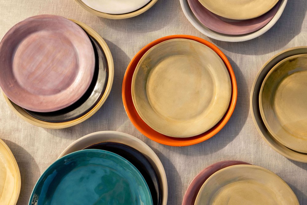 La beauté et la durabilité des assiettes céramiques par l'Atelier des  greffières