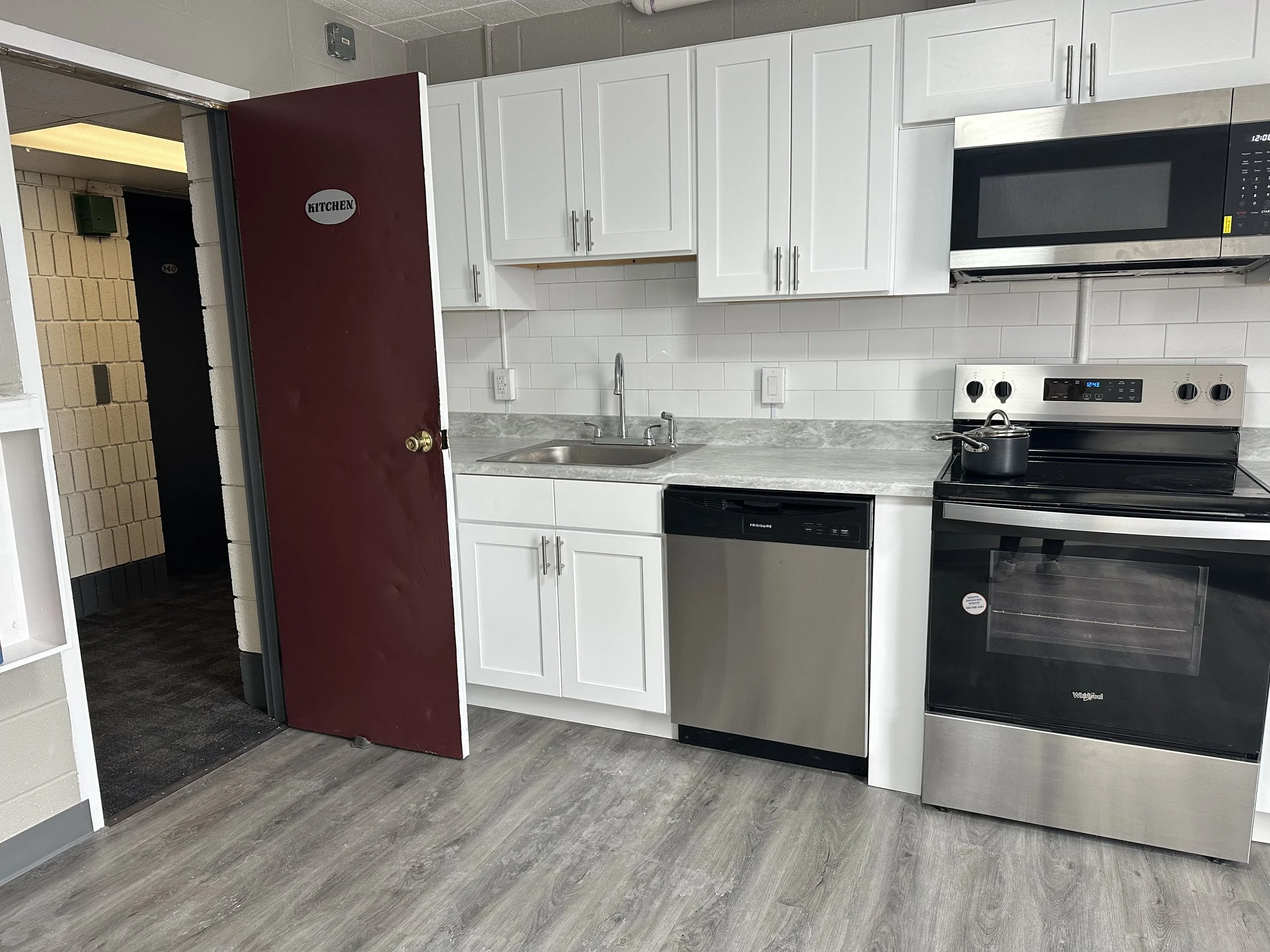 Pratt kitchen 3.jpeg