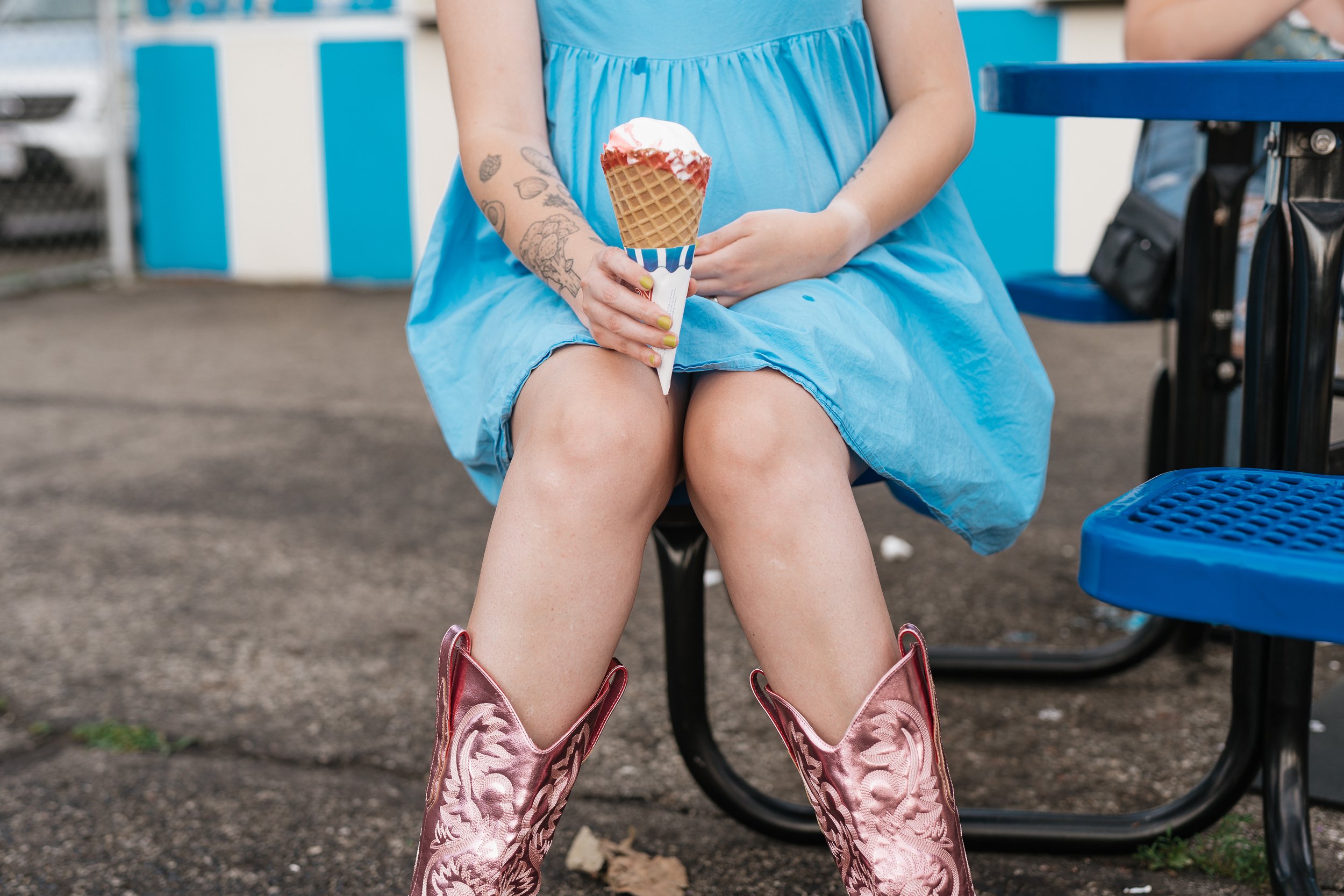 dayton-maternity-photographer-ice-cream-maternity-photos-01994.jpg