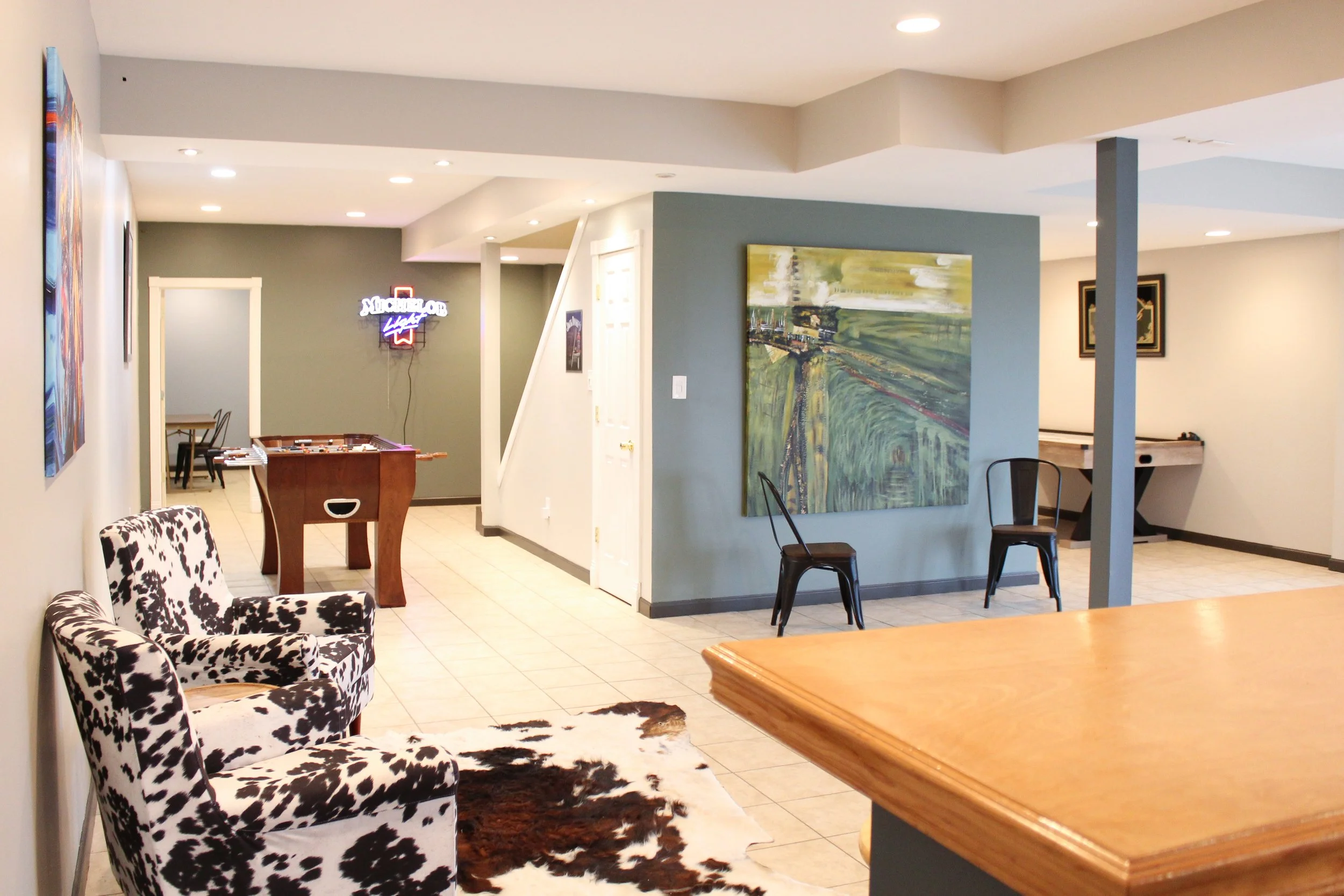 This is a photo of the Additional Changing suite at Magnolia Estate for the groom and the groomsmen. However, we have had the Bride and her Bridesmaids use the wedding suite too.