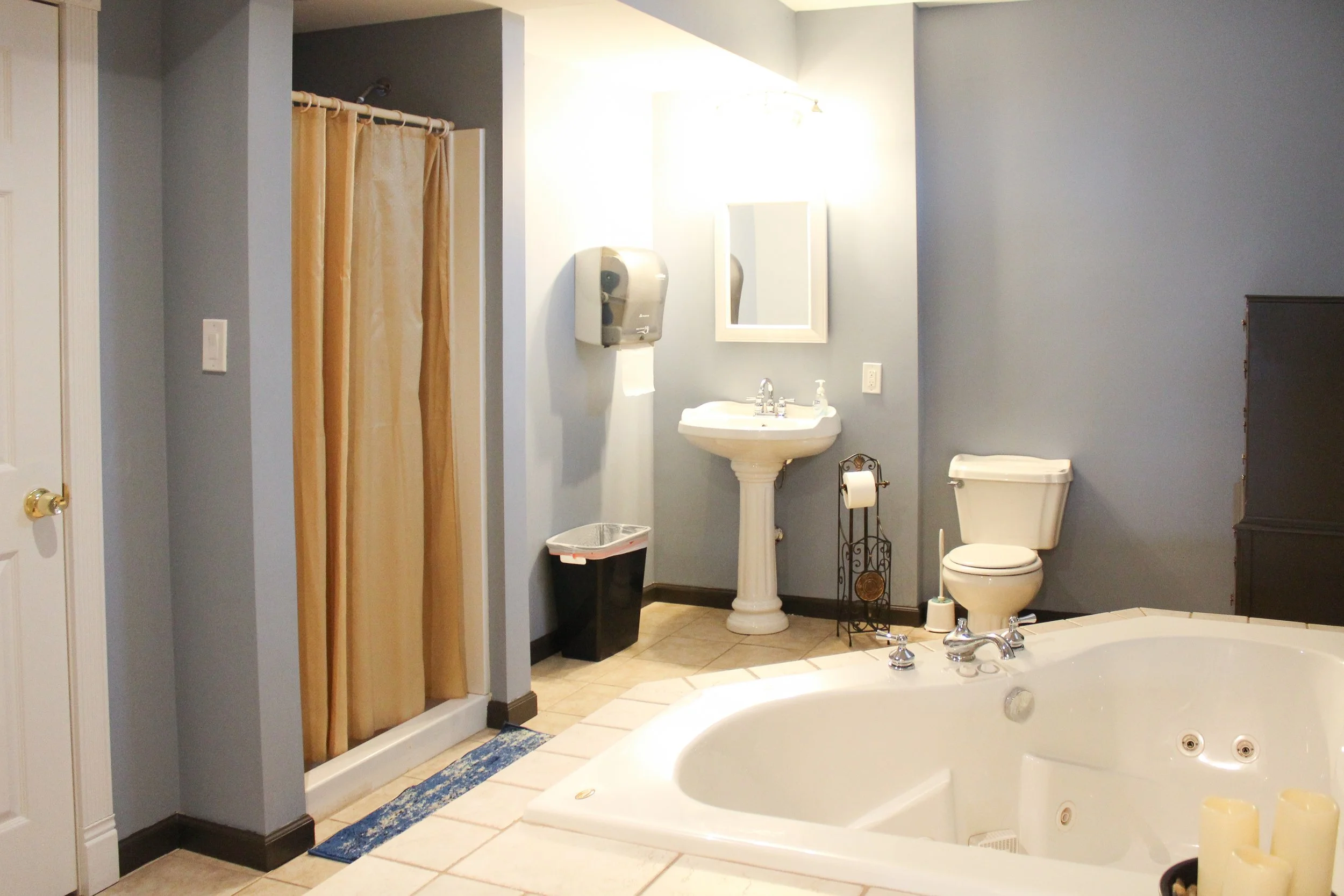 This is a photo of the Additional Changing suite at Magnolia Estate for the groom and the groomsmen. However, we have had the Bride and her Bridesmaids use the wedding suite too.