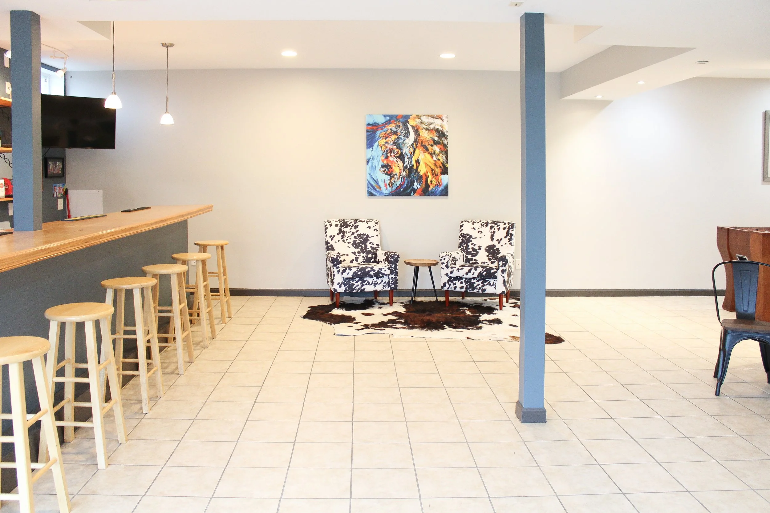 This is a photo of the Additional Changing suite at Magnolia Estate for the groom and the groomsmen. However, we have had the Bride and her Bridesmaids use the wedding suite too.