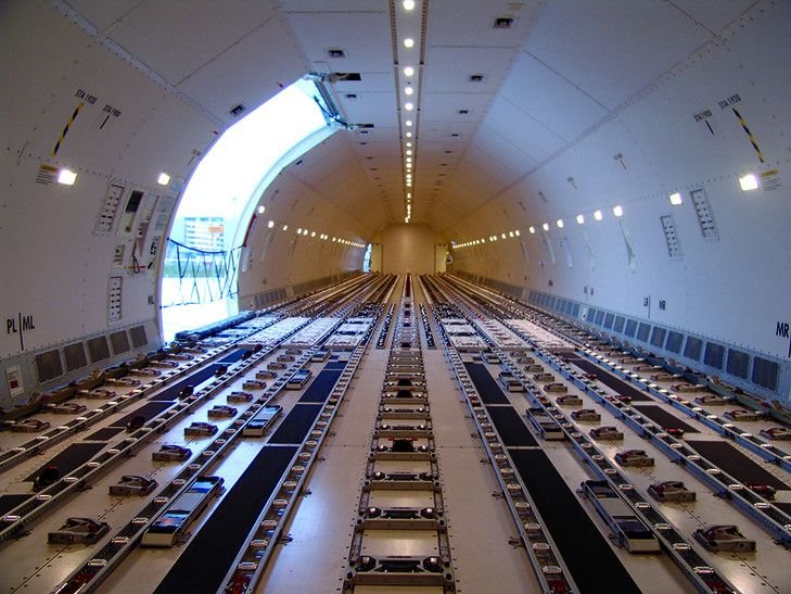 747 inside.jpg