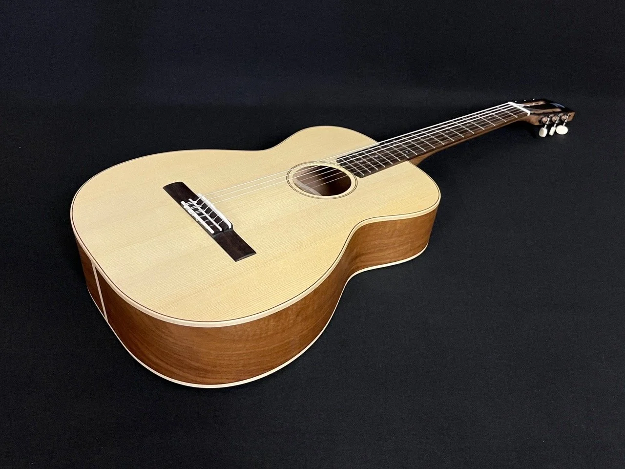 Julien Regnard Luthier Charvin 020 Noyer - 9 - Grande.jpeg