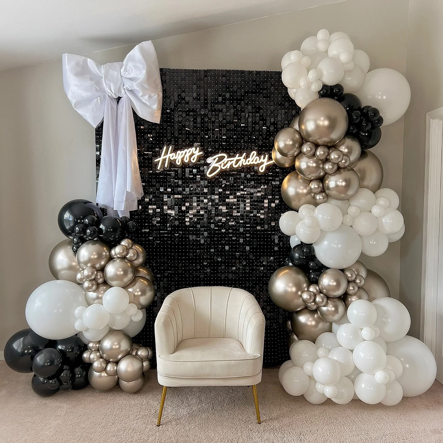 Don&rsquo;t mind me! I&rsquo;m just obsessed with making BIG BOWS now. 

This is one of the latest decorating trends and I&rsquo;m loving it 😍

If you&rsquo;re ready to create something beautiful for your event, just click on the link in my BIO and 
