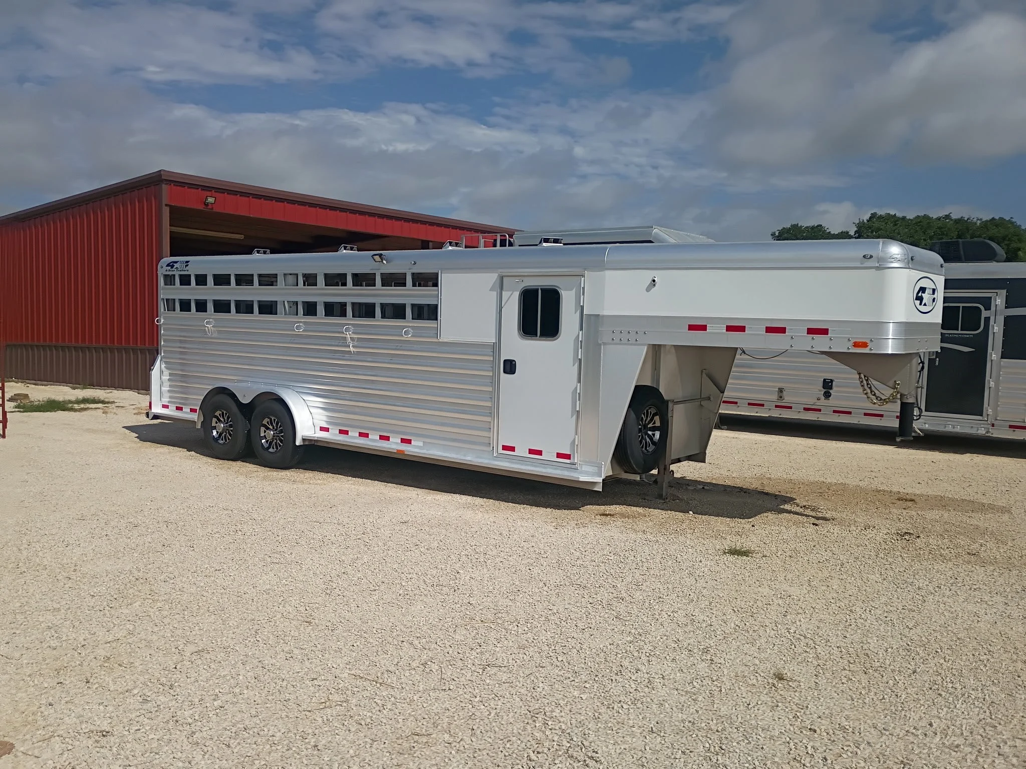 Livestock trailer for professional mobile washing and exterior cleaning