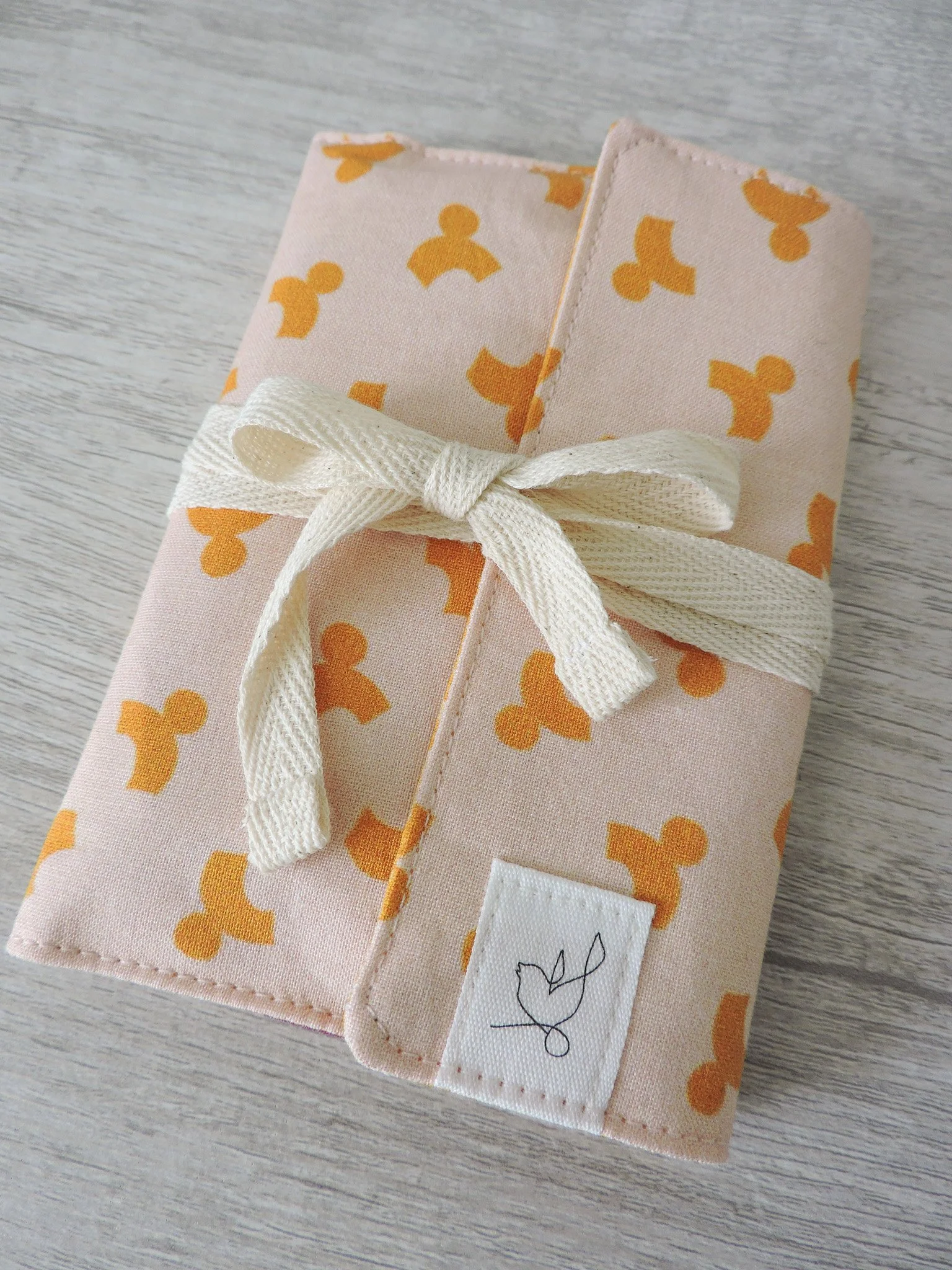 needlebook tied detail.jpg