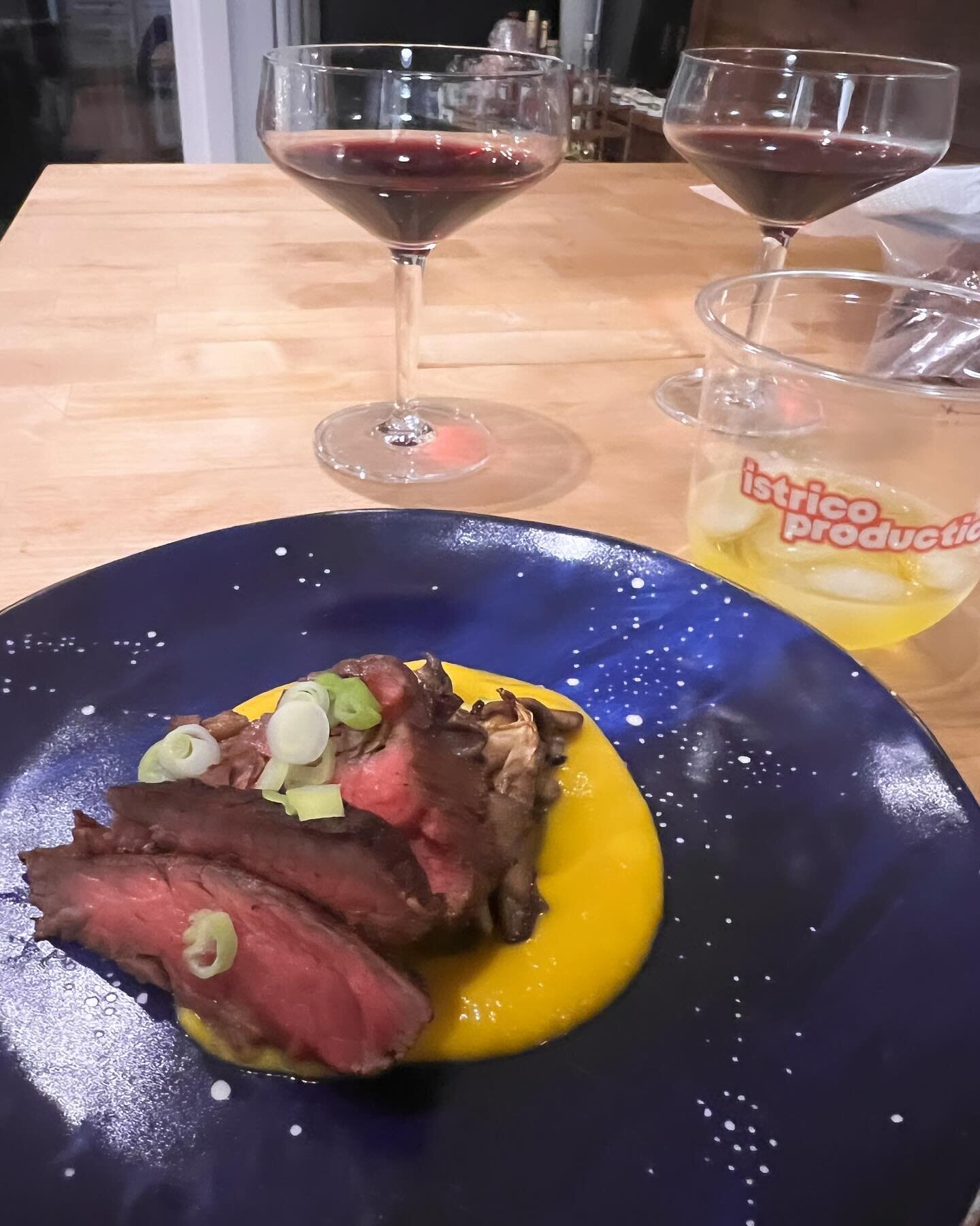 when find dream clients protect them at all costs✨💫🦄

bulgogi hangar steak with roasted oyster mushrooms and butternut squash puree/persimmon miso glazed acorn squash