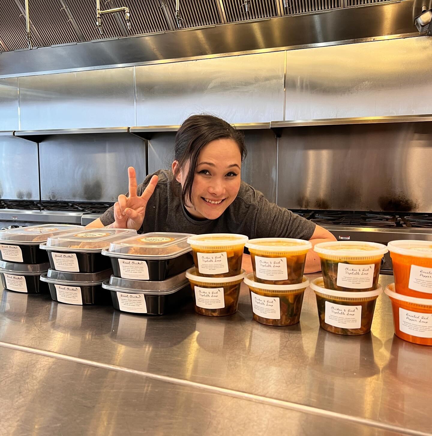 getting fresh meals and soups ready to deliver out of my new kitchen space at @kitchenofpurpose! available at @funcfitva