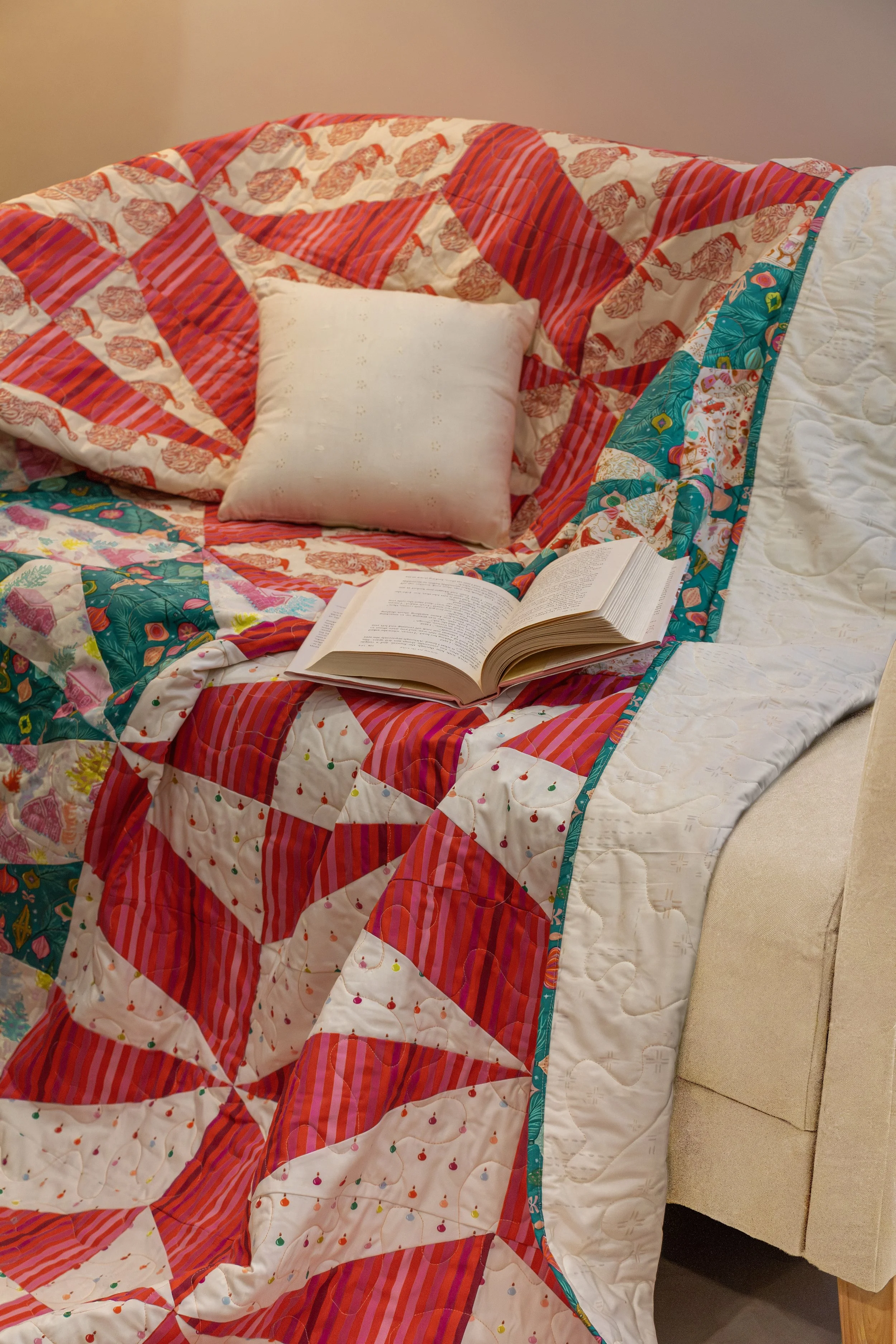 Christmasincolor_Quilt6_4.jpg