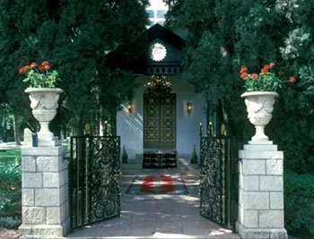 Celebrating the Birth of Baha’u’llah: Divine teacher for this age