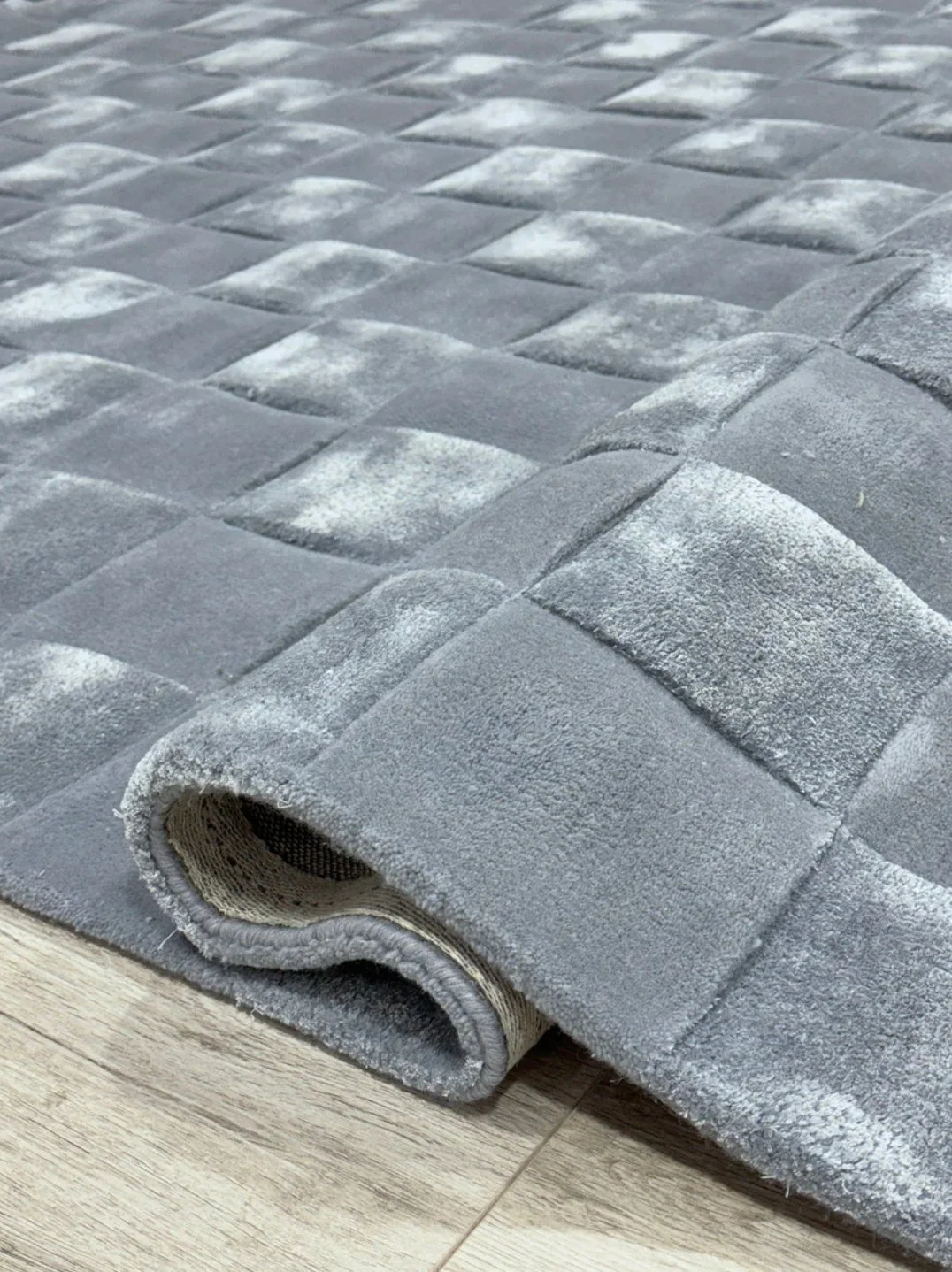 vincenza-sky-rug-01.jpg