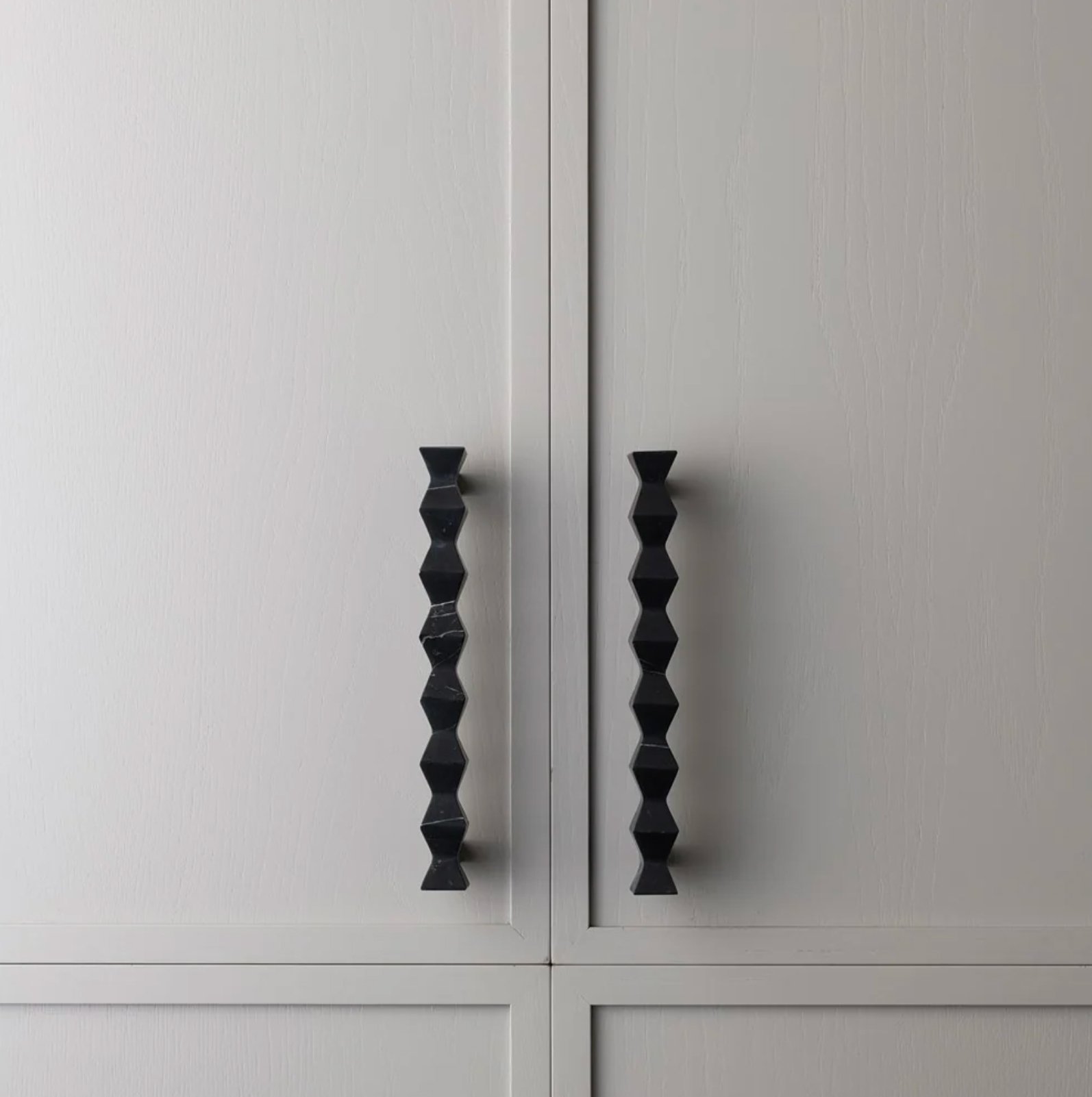 MarbleHandleBlack1.jpg
