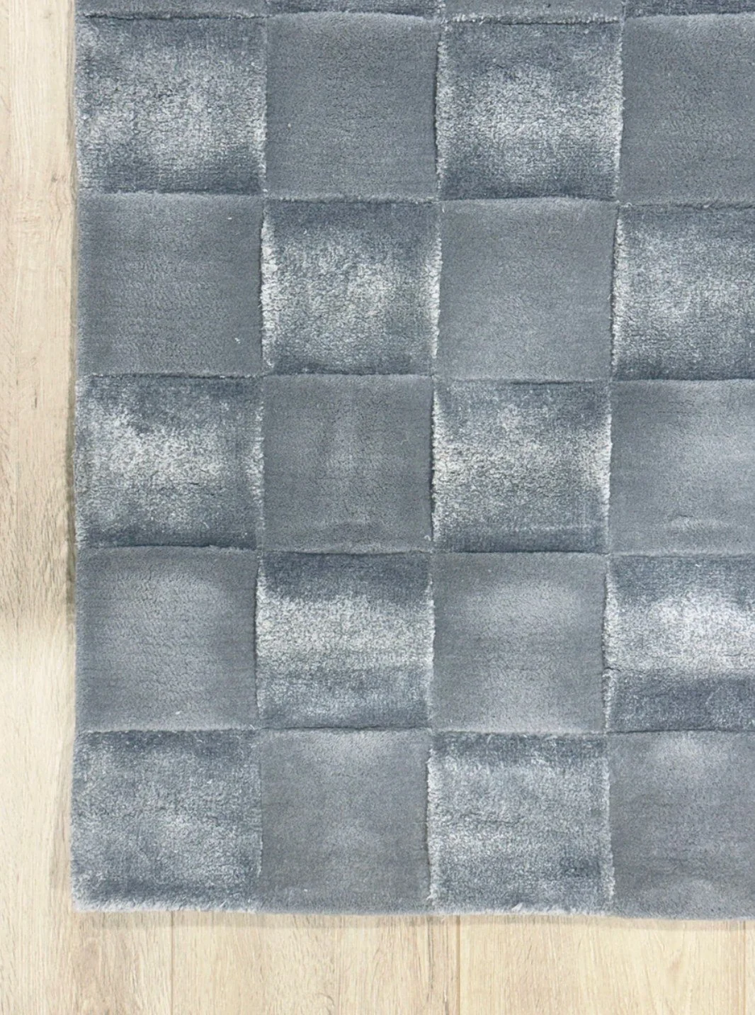 vincenza-sky-rug-03.jpg