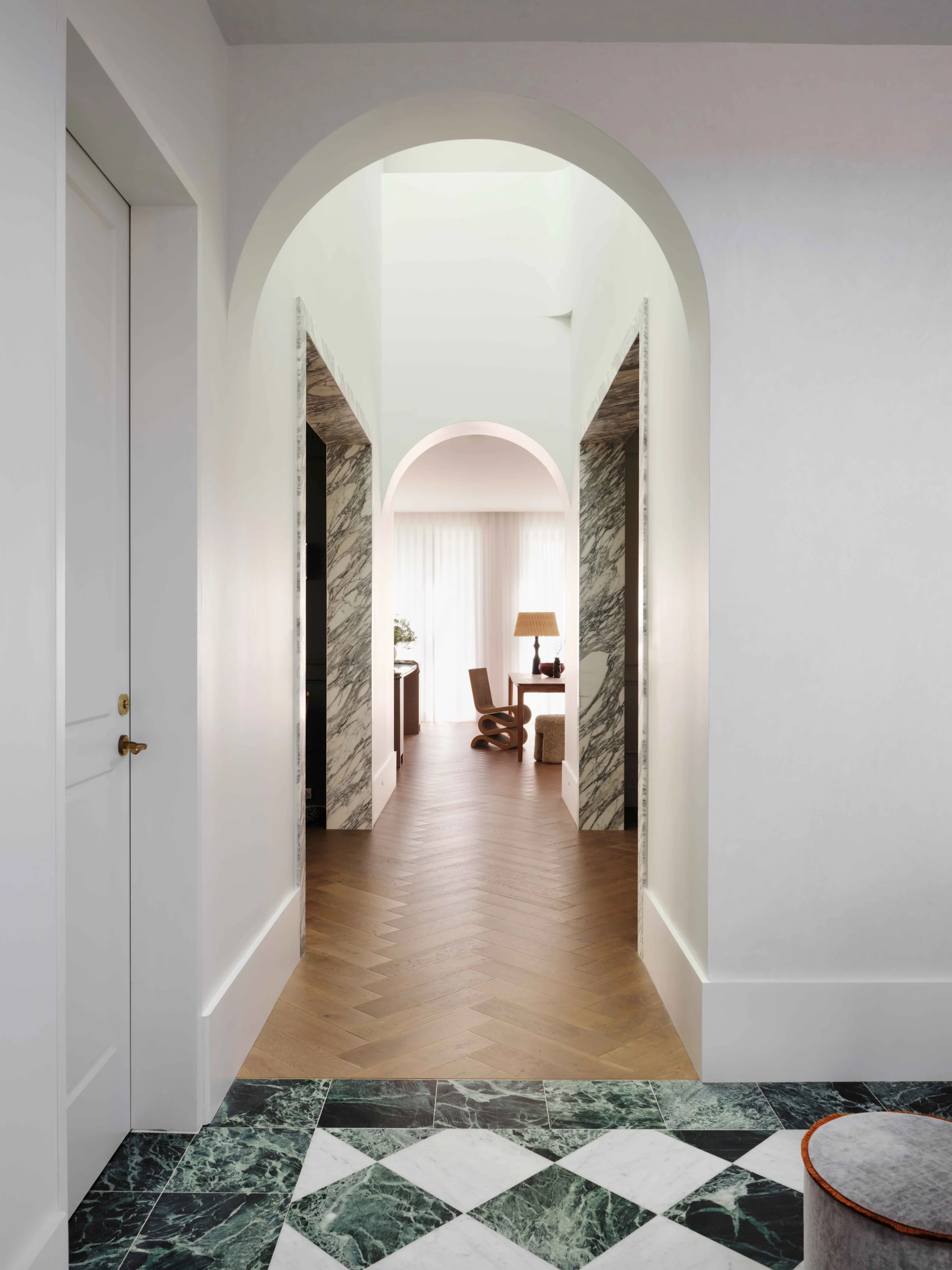 SmacStudio_s22_0322-hallway.jpg