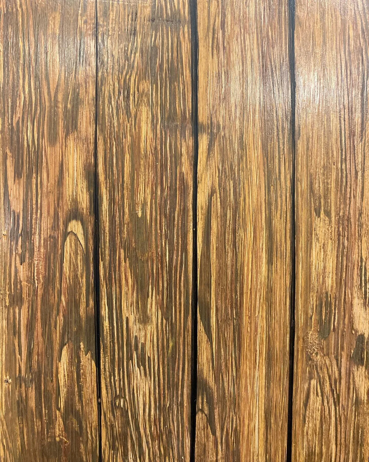 Lots of fun textures coming up 
#fauxwood #scenicartist #scenicpainter #painting