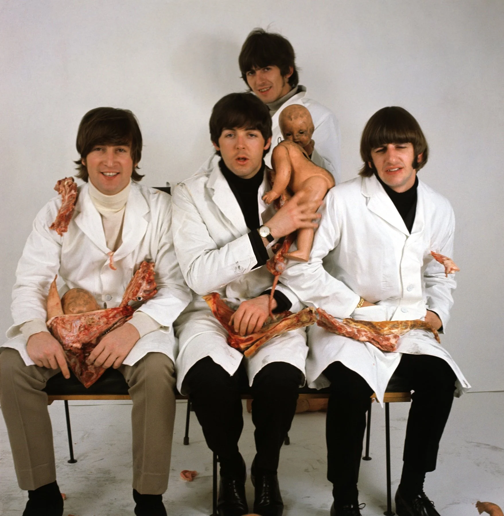 Beatles-photo-Yesterday-and-Today-cover-shot-photo-Bob-Whitaker.jpg