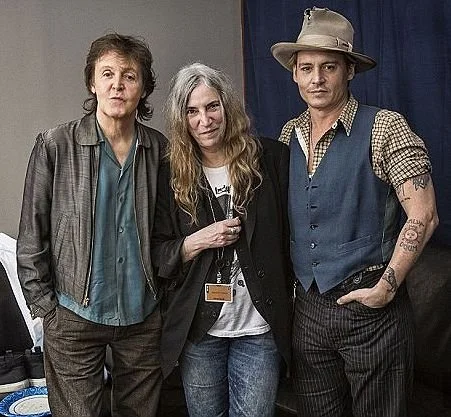 1c4d6fba26d9823a41bc95f44ae3af5d--patti-smith-johnny-depp.jpg