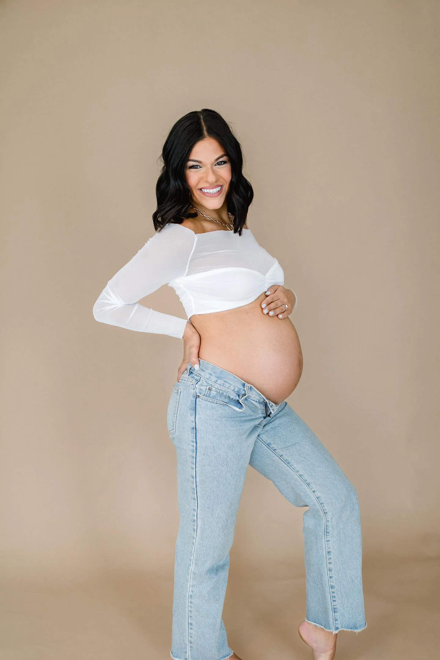 Sunless Tanning Lotion While Pregnant: What Expecting Moms Should Know