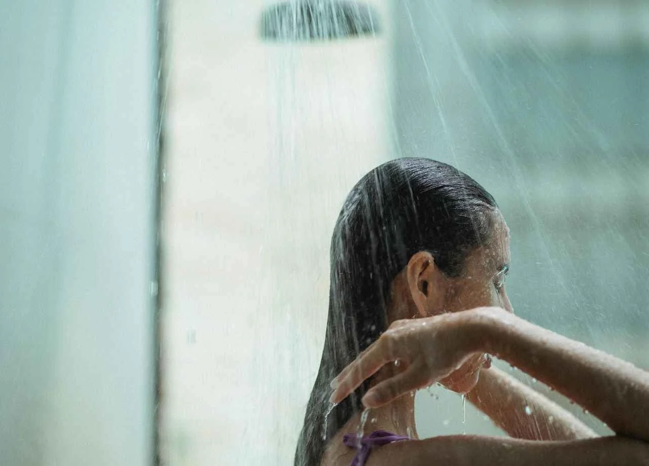 How Shower Timing Affects Your Final Color