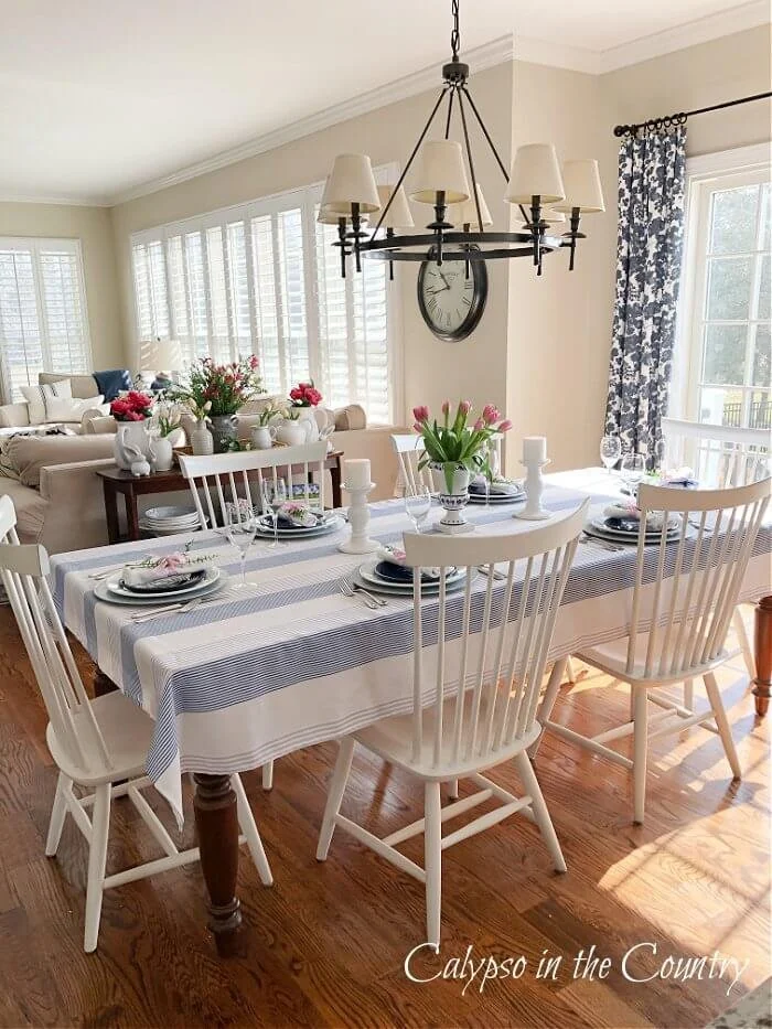 Simple Spring Home Tour Inspiration for Blue and White Home Décor ...