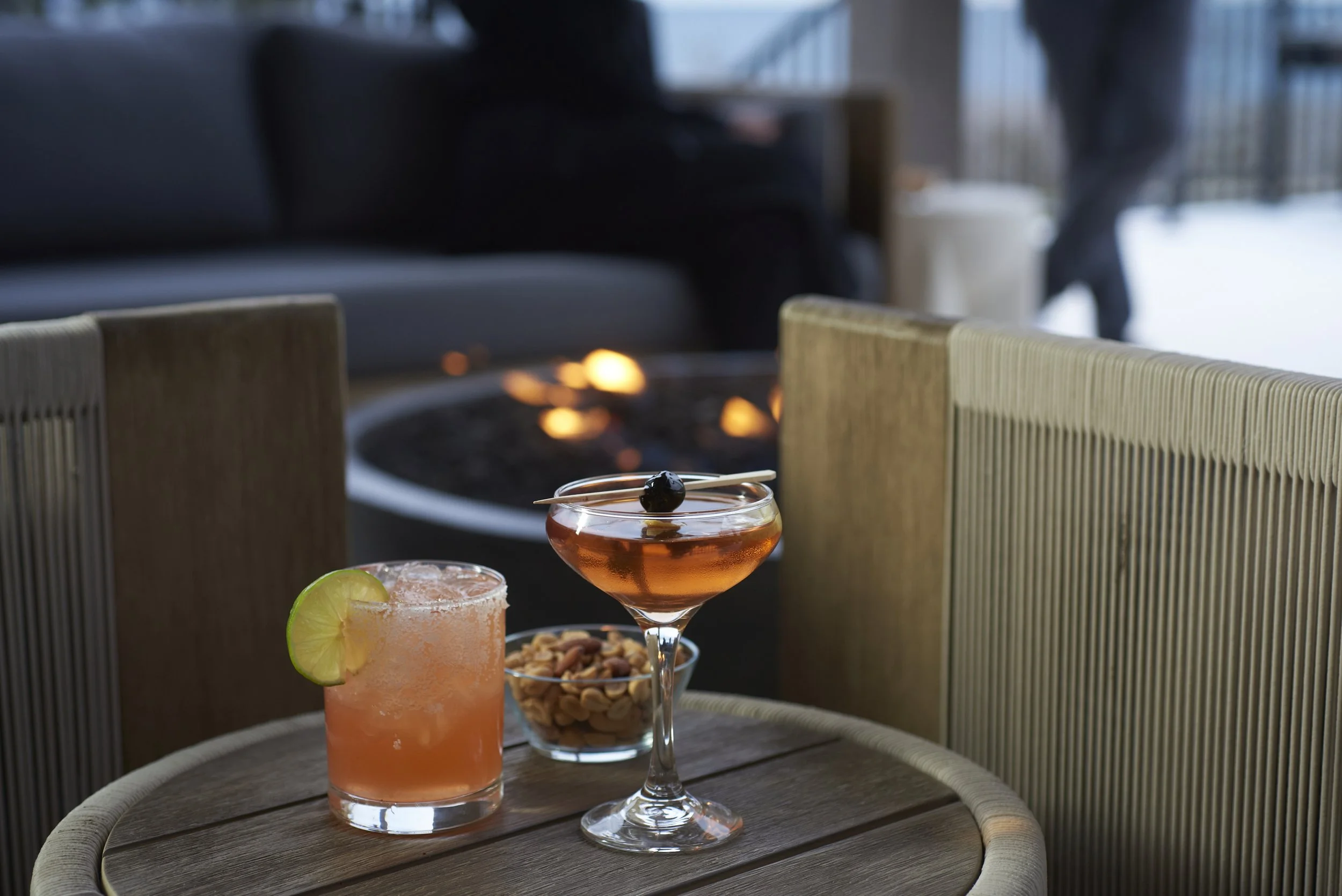 Happy Hour with live music by Rachelle Rossi 