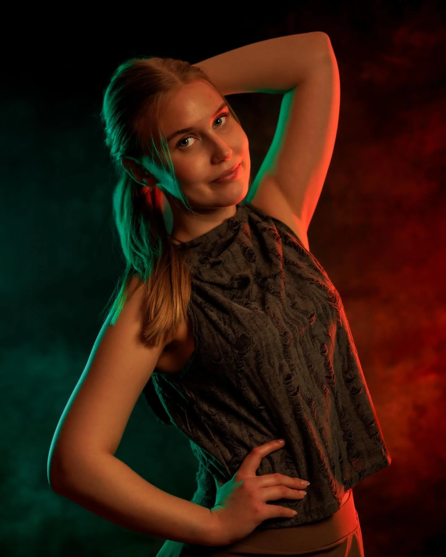 Amanda &auml;r min brorsdotter.
N&auml;r hon &auml;r p&aring; bes&ouml;k brukar vi alltid k&ouml;ra en session tillsammans.

Det &auml;r mitt s&auml;tt att frysa ett &ouml;gonblick &ndash; 
hon v&auml;xer s&aring; fort.

Den h&auml;r g&aring;ngen vil