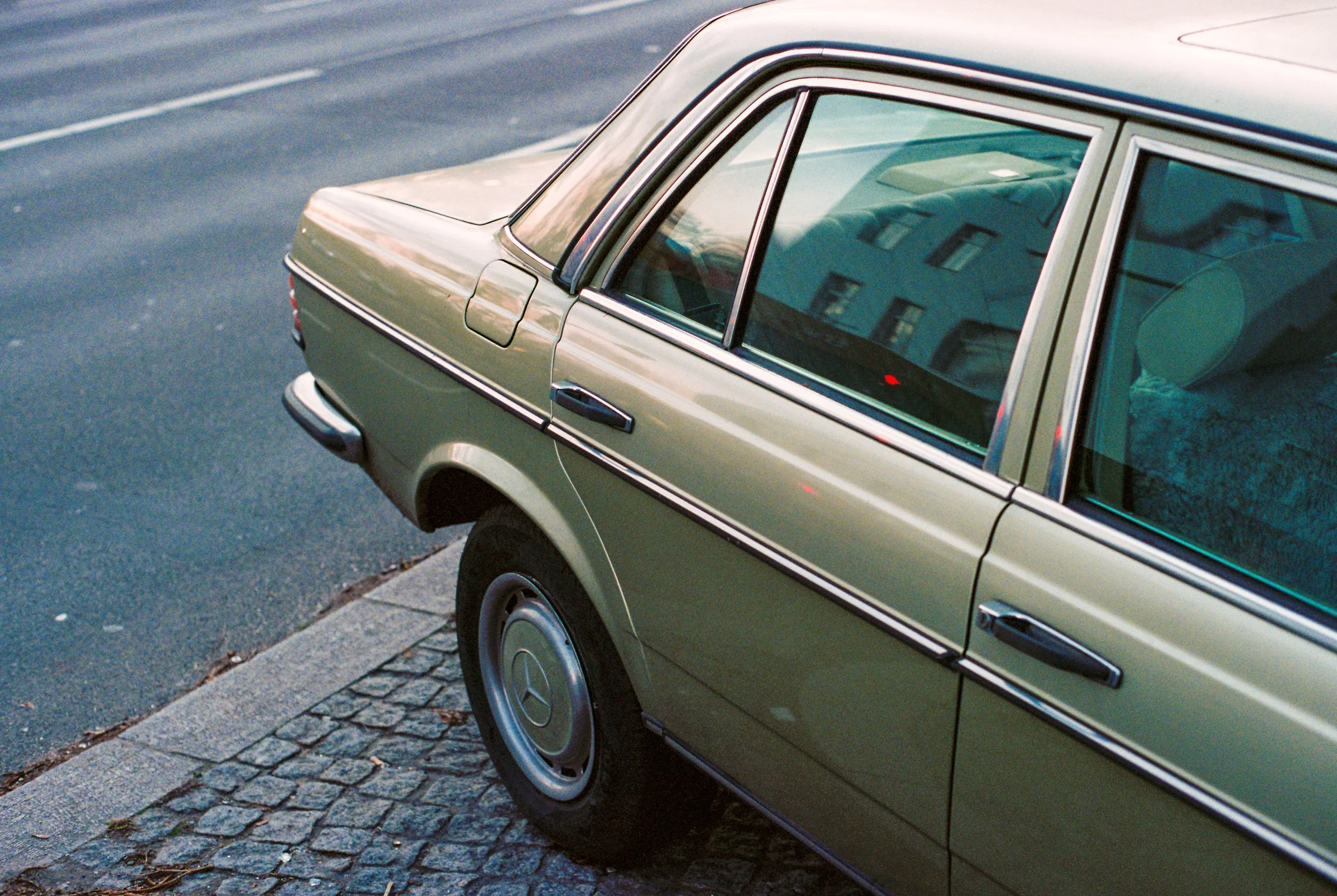 R1-05674-028A (1).jpg