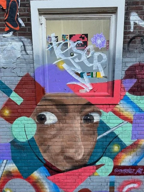 NDSM graffiti - man looking.jpeg