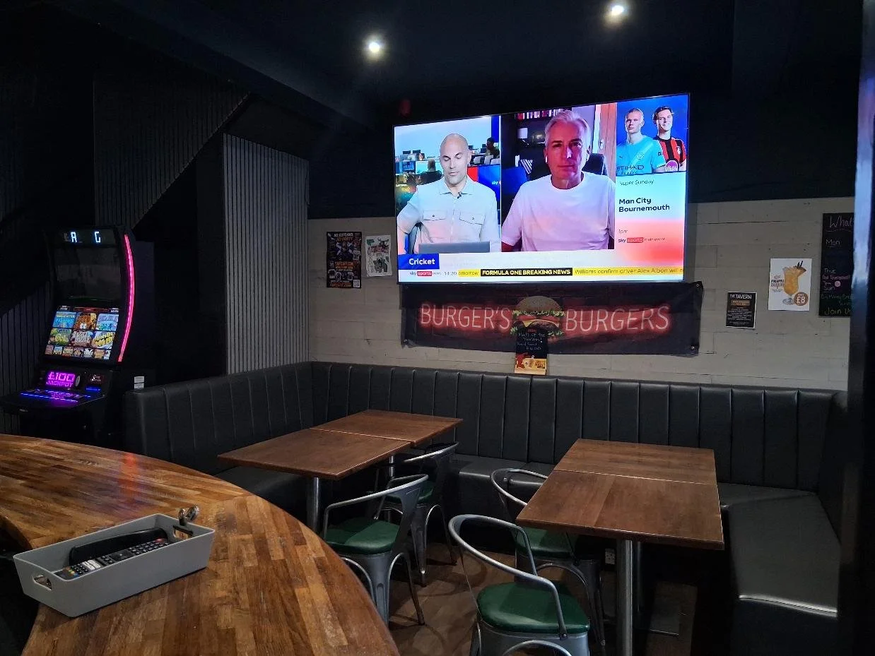The Tavern Bar, Glasgow - seating in bar