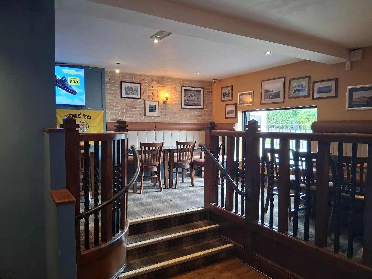 The Montford, Glasgow - raised area at right of Kitchen entrance