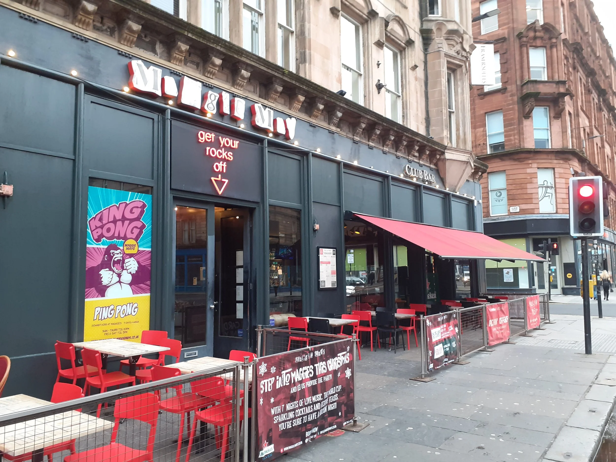 Maggie May's, Glasgow - rocks off frontage